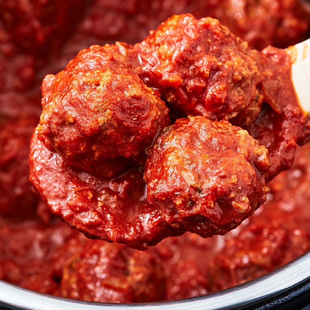  A quick and easy dinner solution on a busy weeknight - Instant Pot Italian Meatballs!