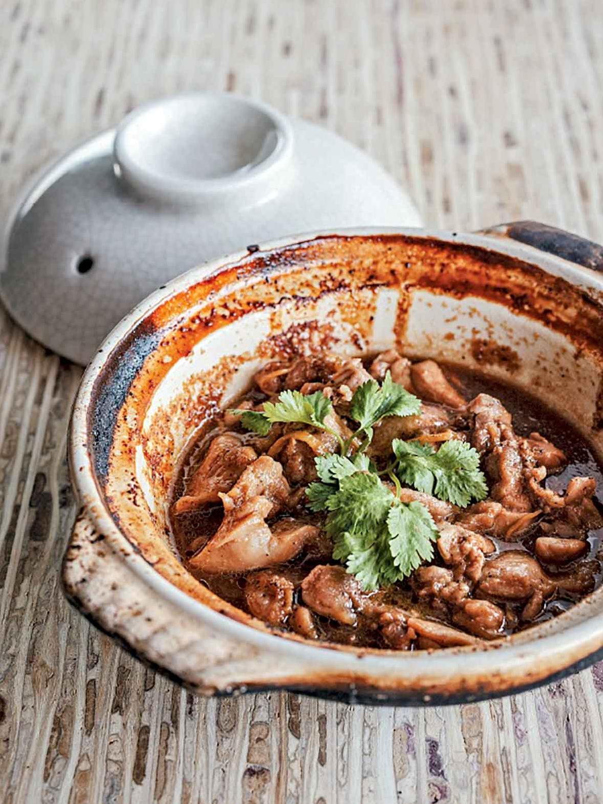  A steaming pot of tender chicken, bursting with the flavors of Vietnam