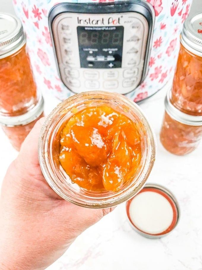  Apricot jam: the perfect accompaniment to your toast