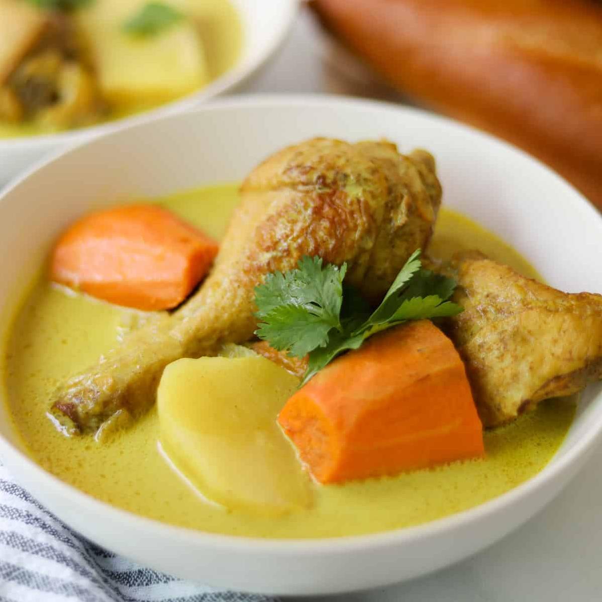  Aromatic spices transform chicken curry into a flavorful dish.