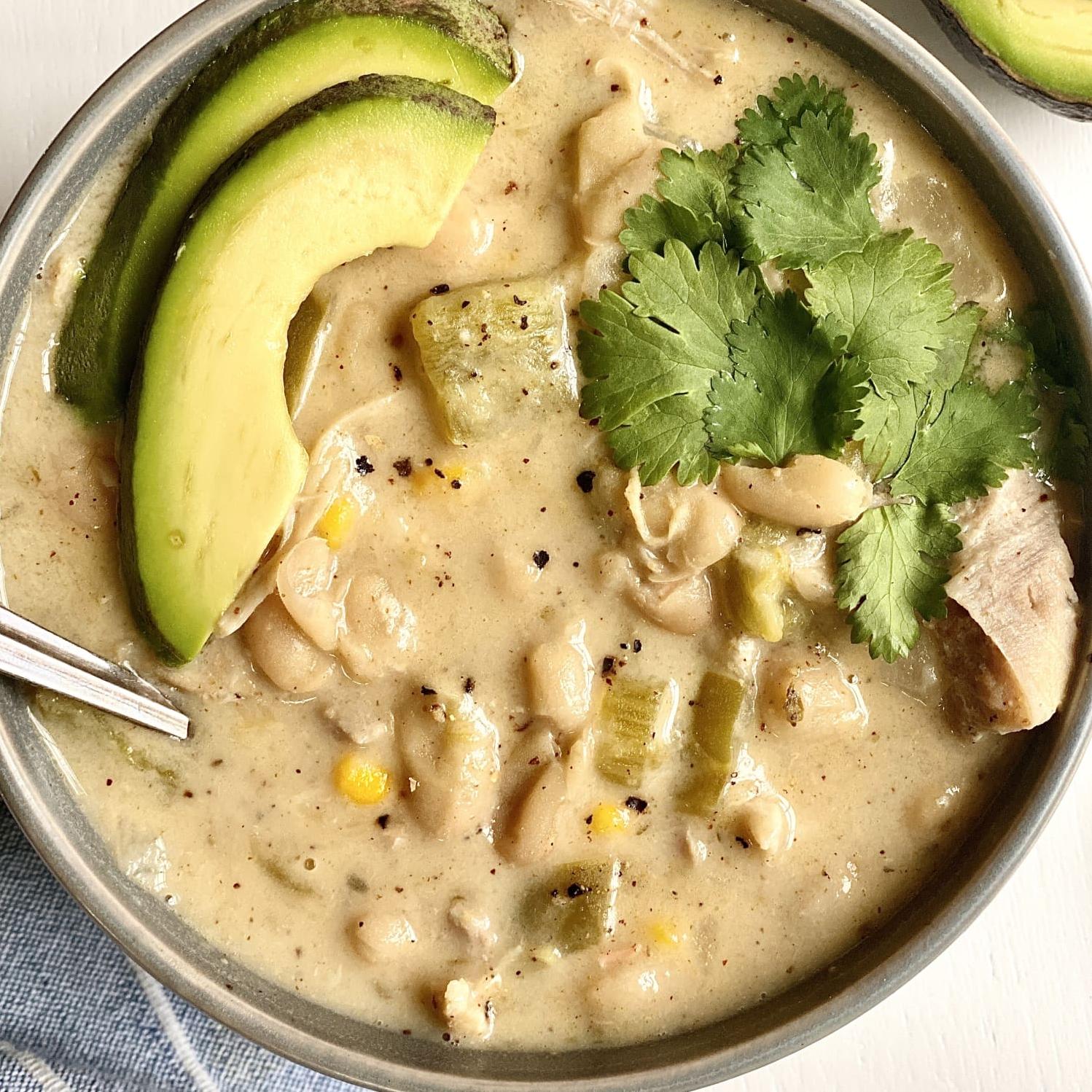  Cozy up with a bowl of this flavorful Instant Pot White Chicken Chili!