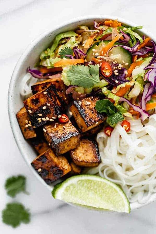  Craving something healthy but flavorful? Look no further than this Vietnamese tofu salad