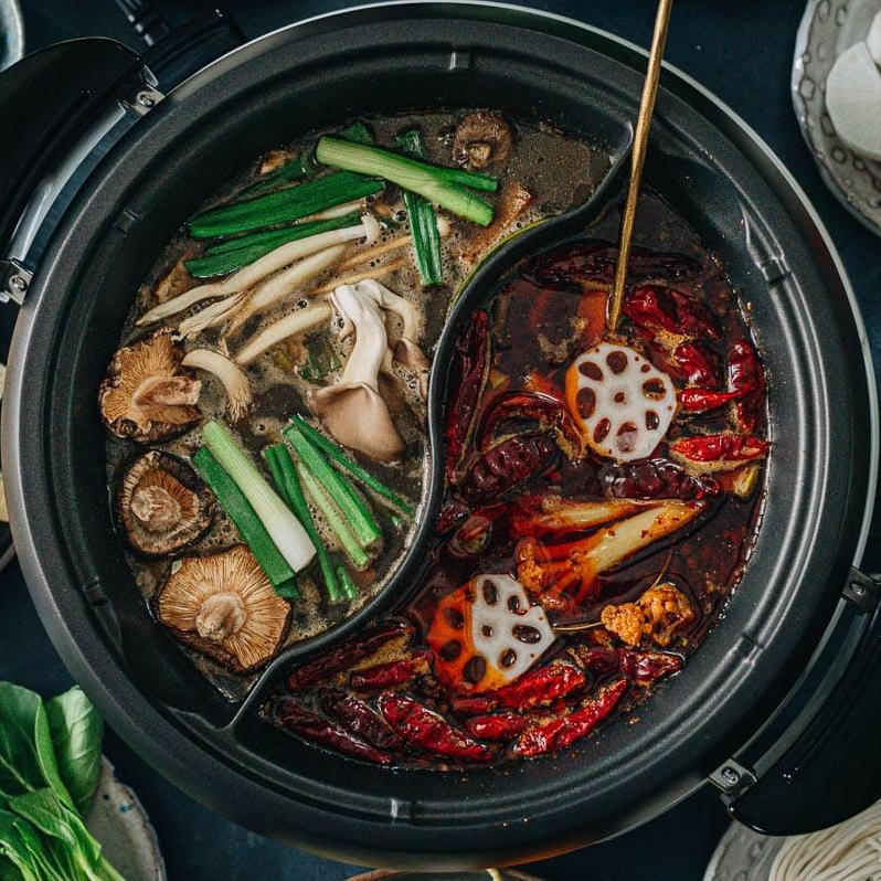 Don't be fooled by its simplicity, this hot pot is bursting with umami goodness