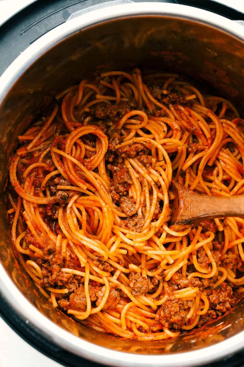  Feel like a chef with this easy-to-make instant pot spaghetti.