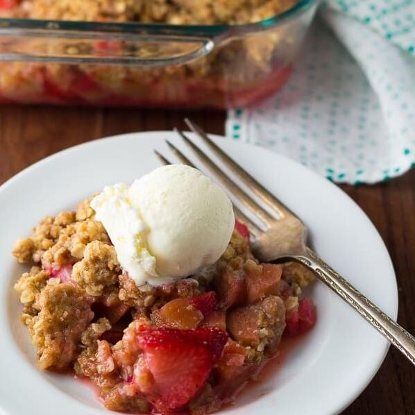  Get all cozy in a bowl of warm Strawberry Rhubarb Crisp made right in your Instant Pot.
