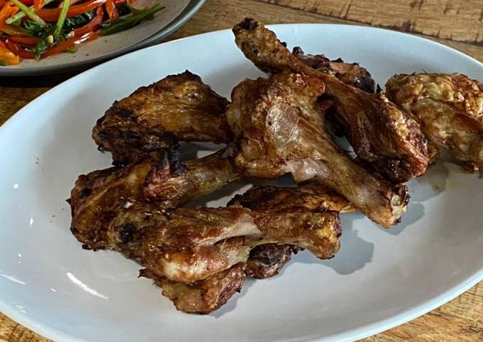  Get your hands dirty with these succulent wings.