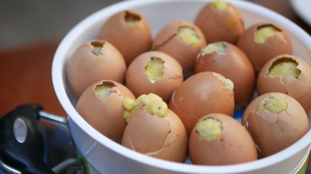 Grilled Eggs With Vietnamese Seasonings