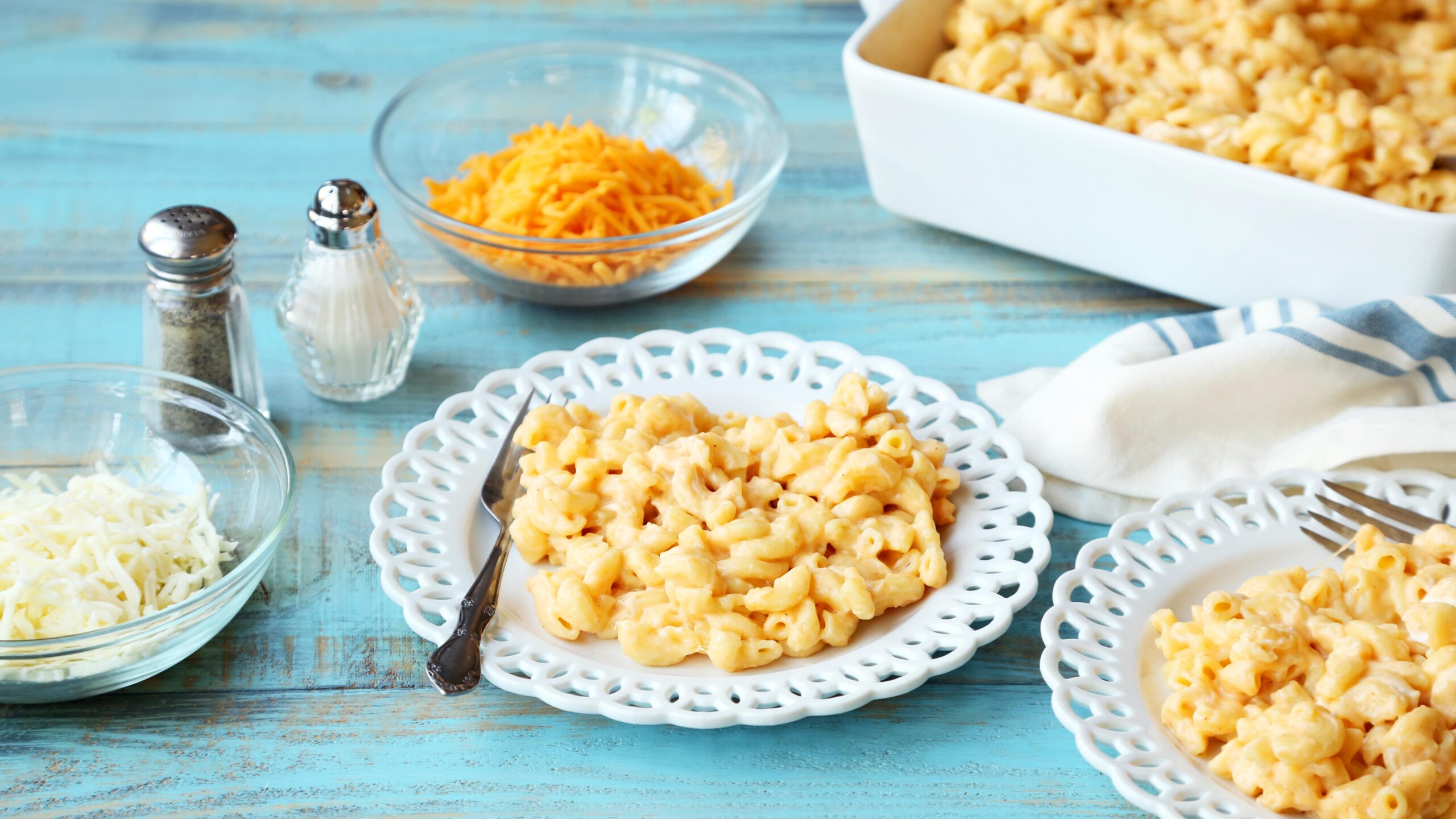  Indulge in the ultimate comfort food with this creamy mac & cheese recipe!