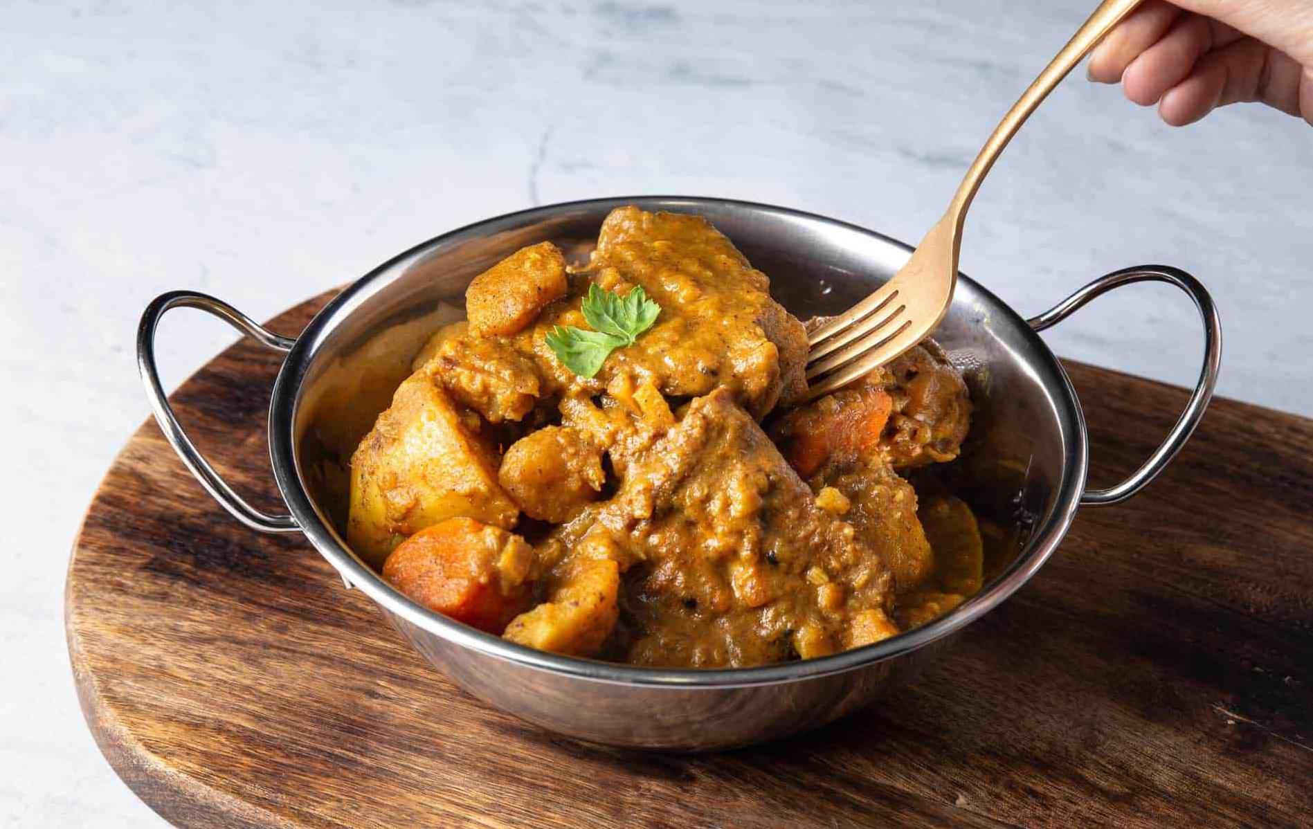 Whip Up a Gourmet Meal with This Easy Curry Chicken Recipe