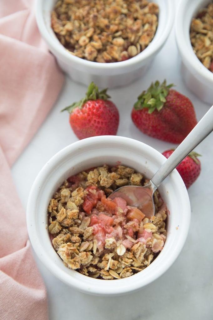  Let your cravings take over with this mouth-watering Strawberry Rhubarb Crisp made in no time with an Instant Pot.