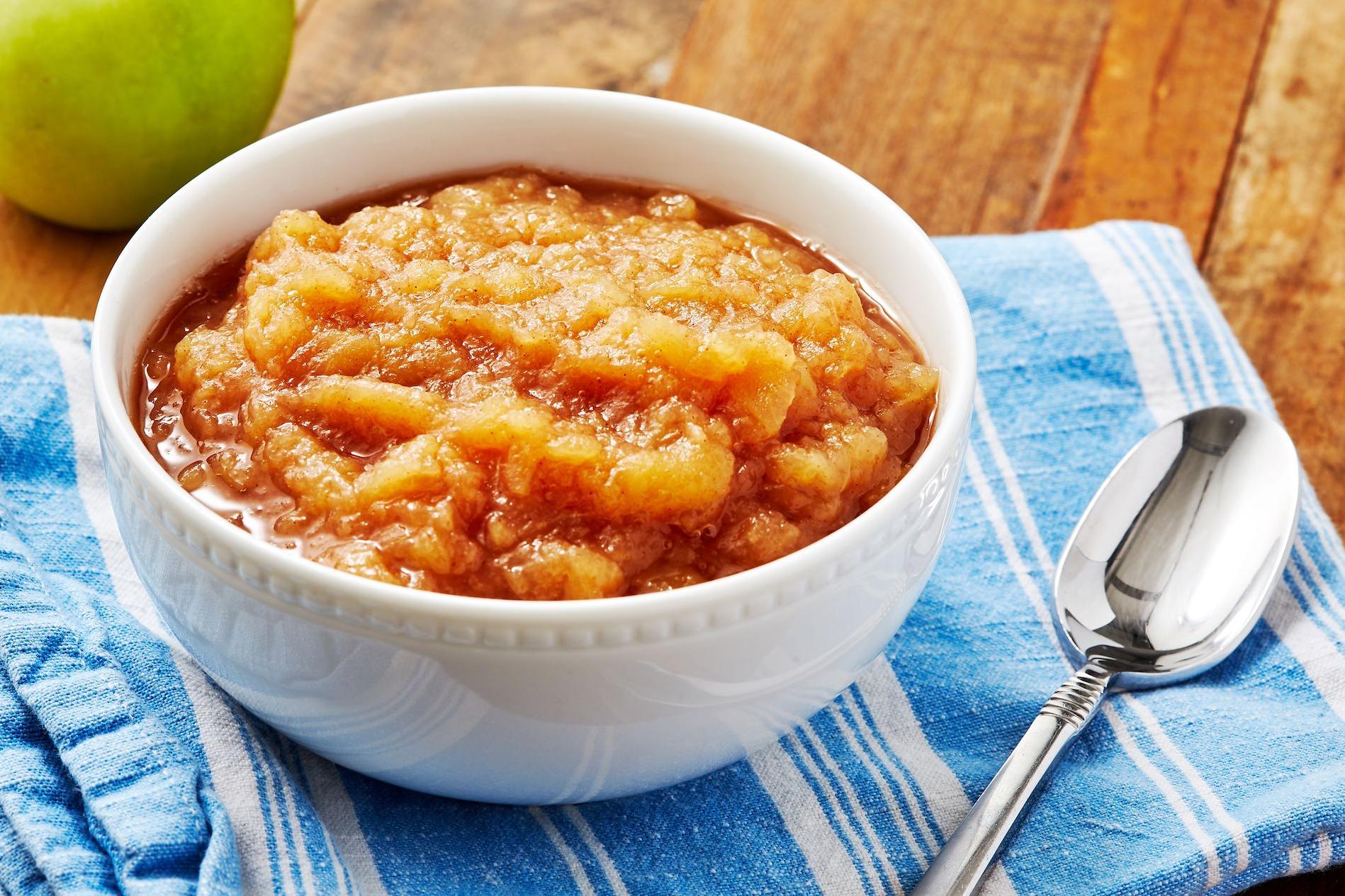  Make your Instant Pot work its magic on this applesauce recipe.