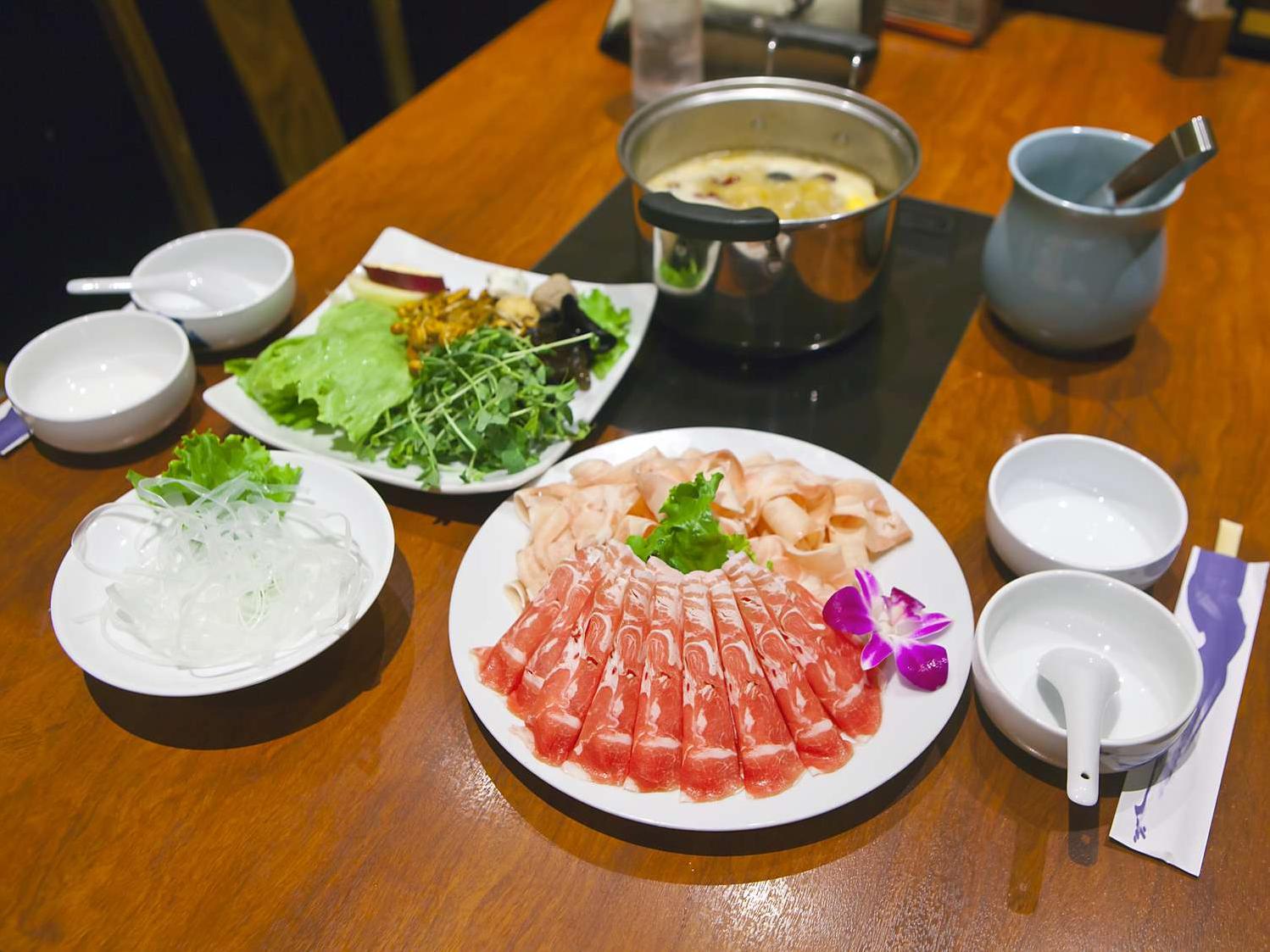  Perfect for sharing, the hot pot is a communal dish meant for enjoying with friends and family.