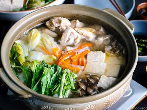  Savory and satisfying, this chicken hot pot is sure to warm you up on a chilly day!