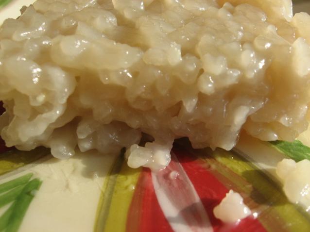  The beautiful colors of glutinous rice, mung beans, and coconut flakes create a perfect harmony.