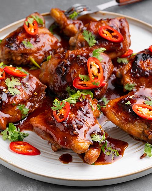  The caramel-ginger sauce gives the chicken a beautiful caramel hue that is both appetizing and Instagram-worthy.
