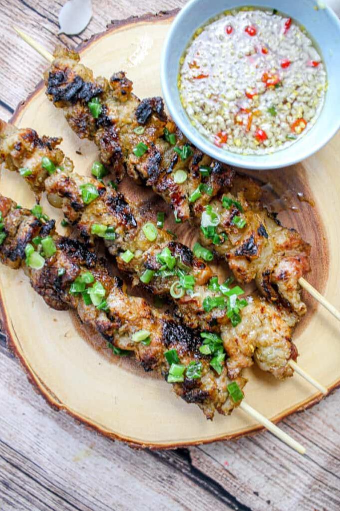  These Thit Lui skewers are a crowd-pleaser with their fragrant and tangy taste.