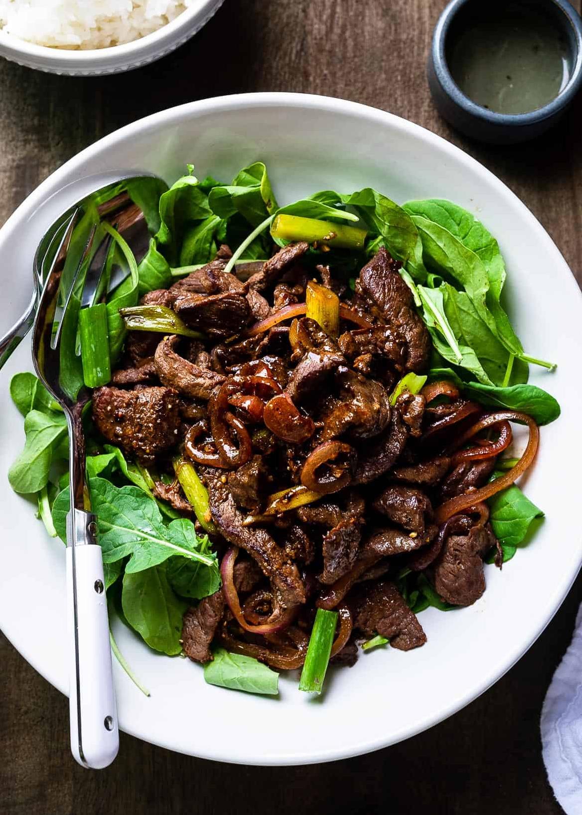  This is a salad that's bound to leave you feeling both energized and full, thanks to the inclusion of protein-rich beef.