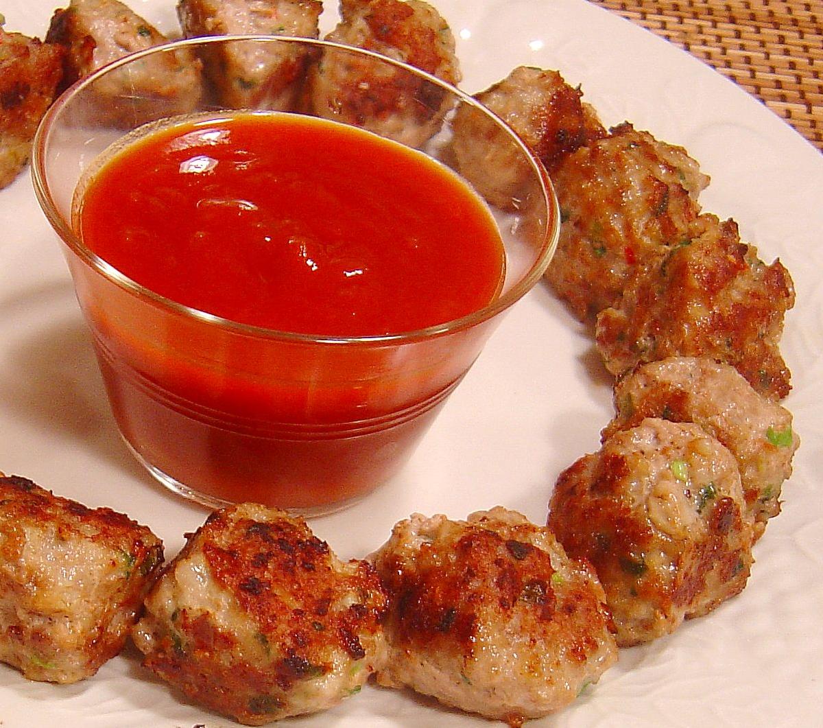 Vietnamese Pork Balls With Hot and Sour Dipping Sauce
