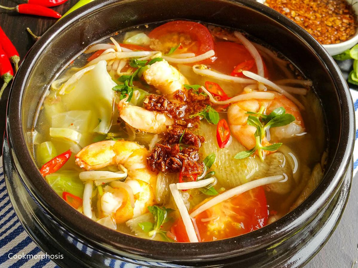Delicious Vietnamese Spicy & Sour Soup Recipe
