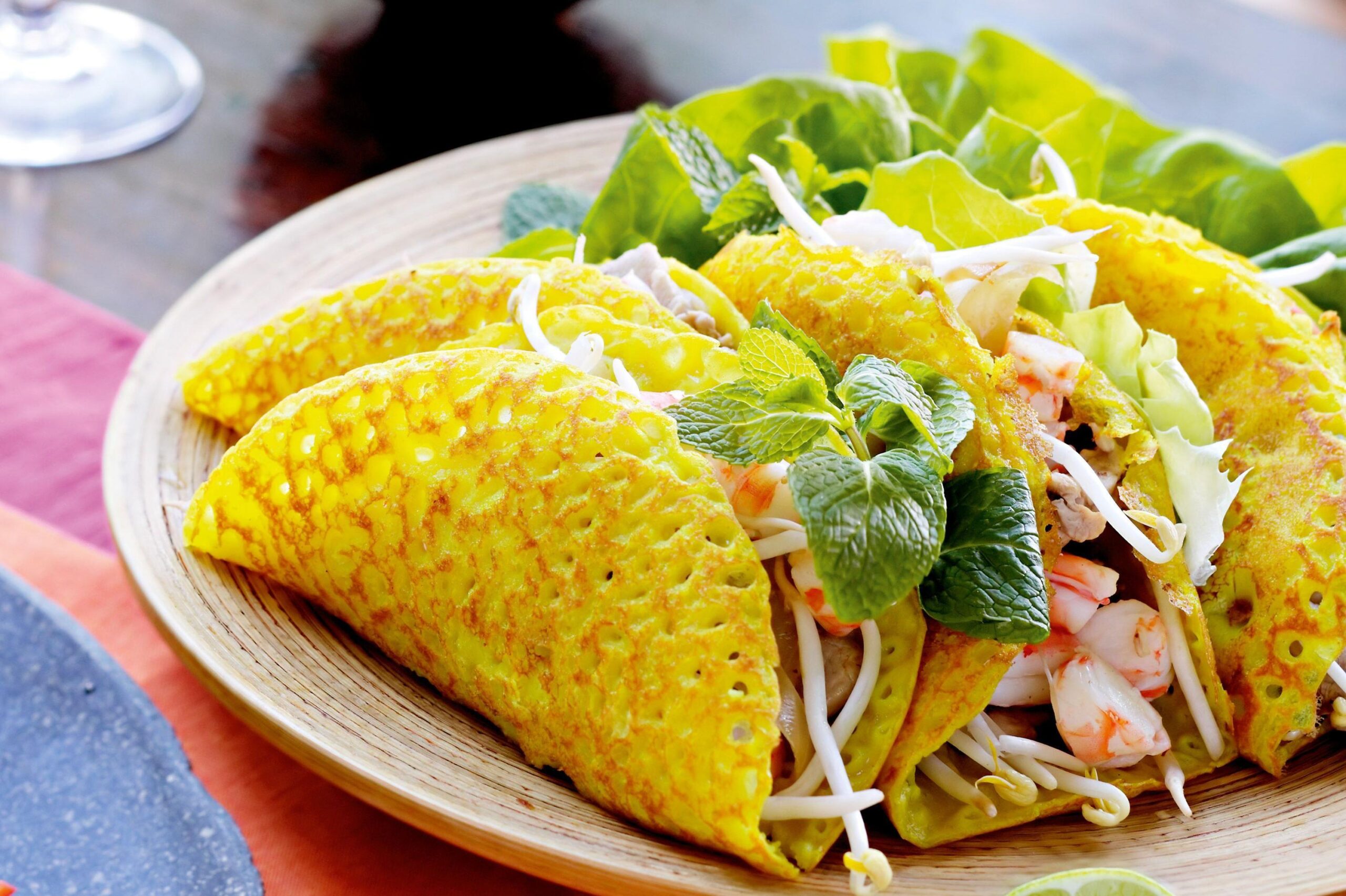  When crispy meets soft: the perfect texture of Banh Xeo