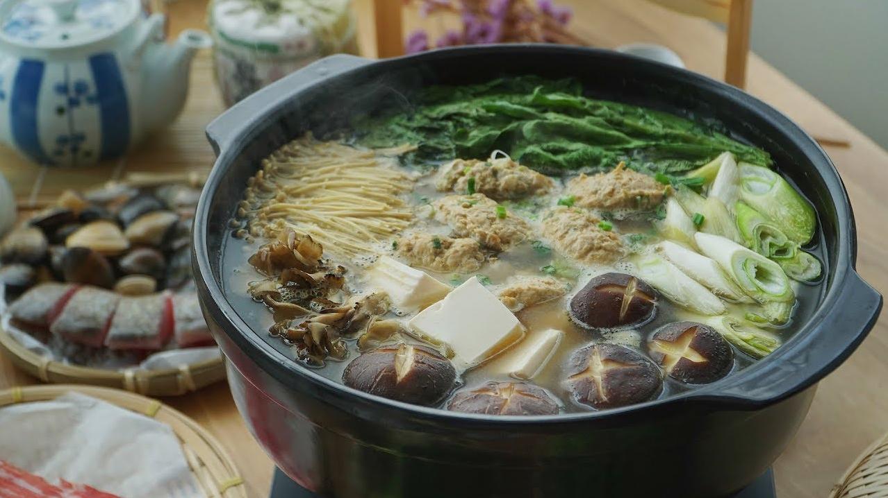  You'll love how tender and juicy the pork becomes after simmering in the hot pot.